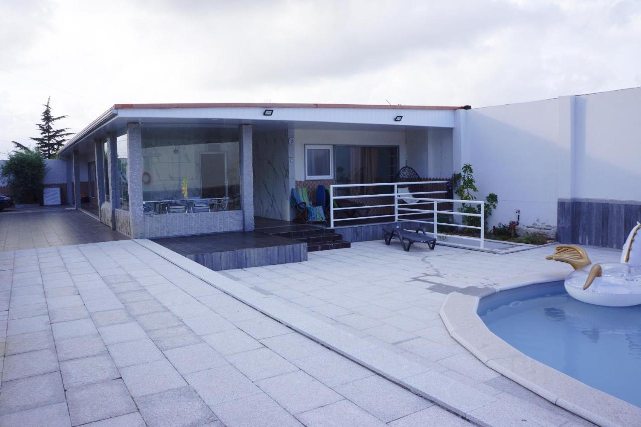 Casinha Das Bonecas - Casa Com Piscina Privada アヴェイロ エクステリア 写真